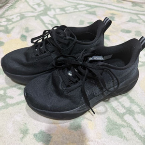 아식스 노바블라스트 노블5 블랙 235 / 러닝화