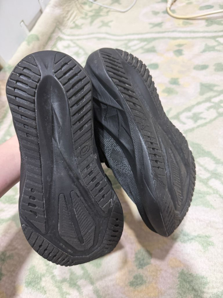 아식스 노바블라스트 노블5 블랙 235 / 러닝화--2