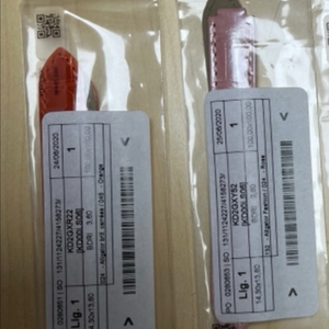 까르띠에 발롱블루 28미리용 정품 가죽밴드 구형 디버클용 새상품 핀매합니다.