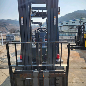 중고지게차 2020년식 두산지게차 3톤 삼단마스트 판매합니다.(6081) 이미지