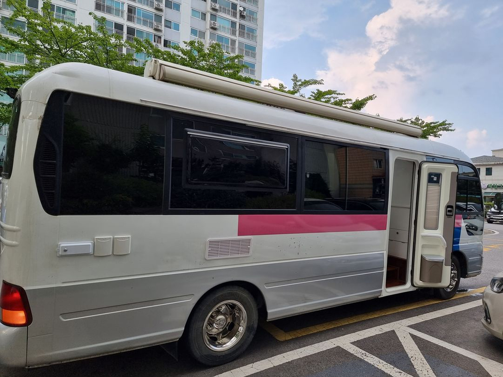 카운티캠핑카 인산철 300Ah(24v)11년식 4만키로 신차급 급매합니다. 이미지