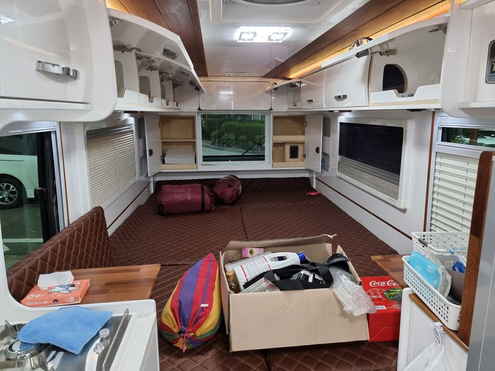 카운티캠핑카 인산철 300Ah(24v)11년식 4만키로 신차급 급매합니다. 이미지