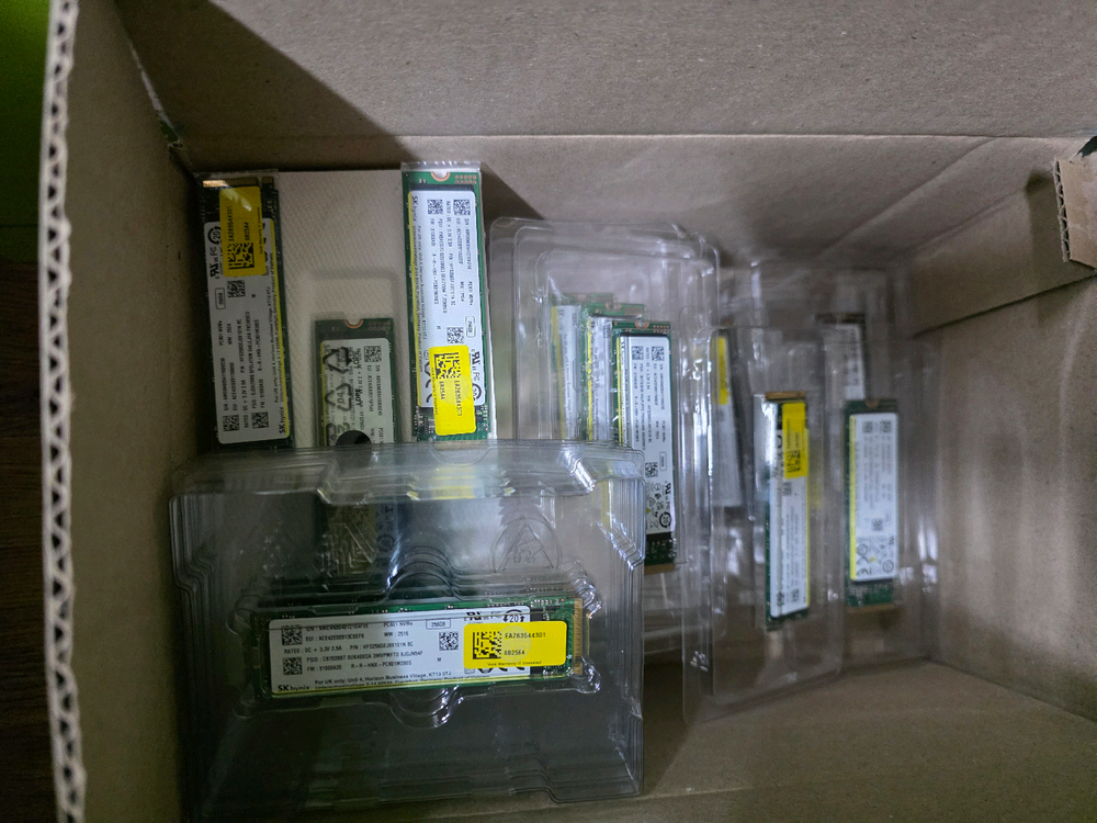 NVMe SSD 256GB 111개 팝니다 하이닉스 삼성 파이슨 PC801 PM9A1 ESO256GHLCJ--1