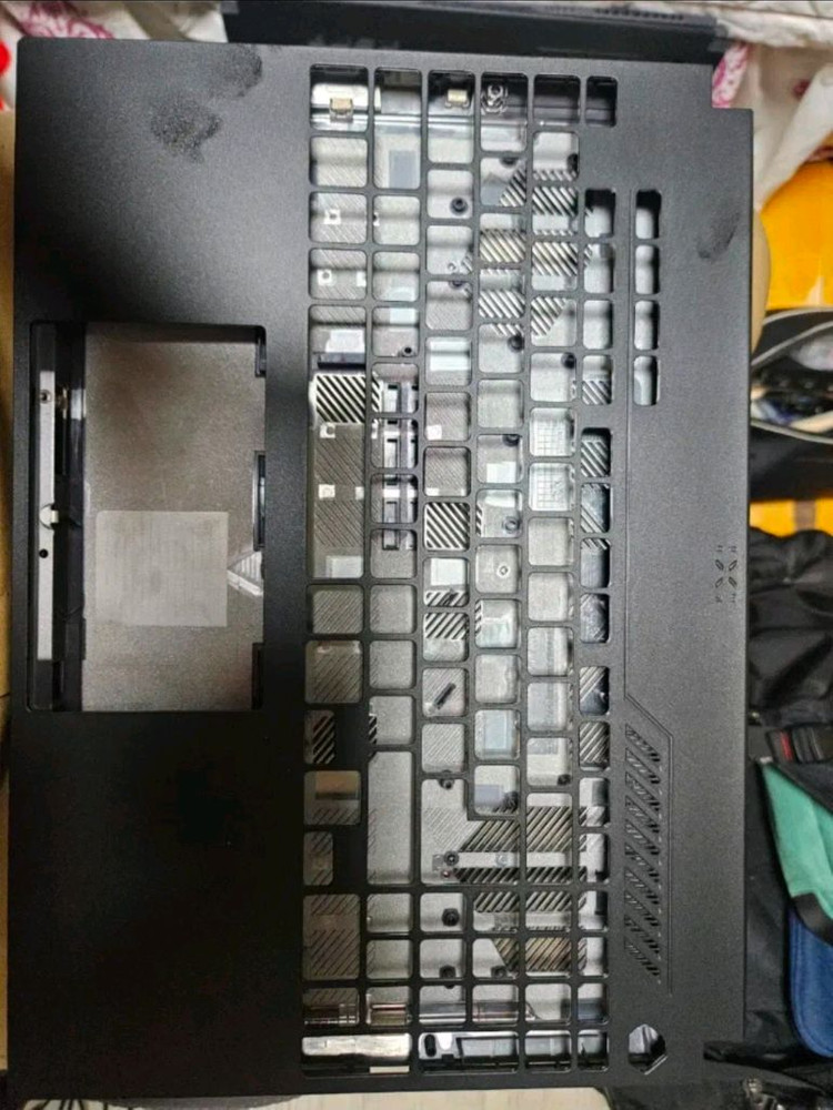 ASUS TUF Gaming F17 (FX707 시리즈) 팜레스트, 하판 이미지