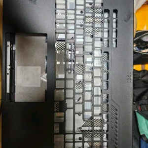 ASUS TUF Gaming F17 (FX707 시리즈) 팜레스트, 하판 이미지