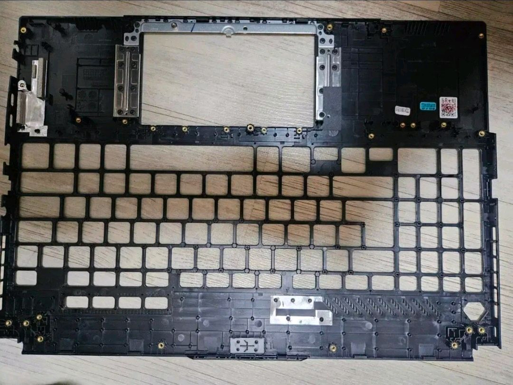 ASUS TUF Gaming F17 (FX707 시리즈) 팜레스트, 하판 이미지