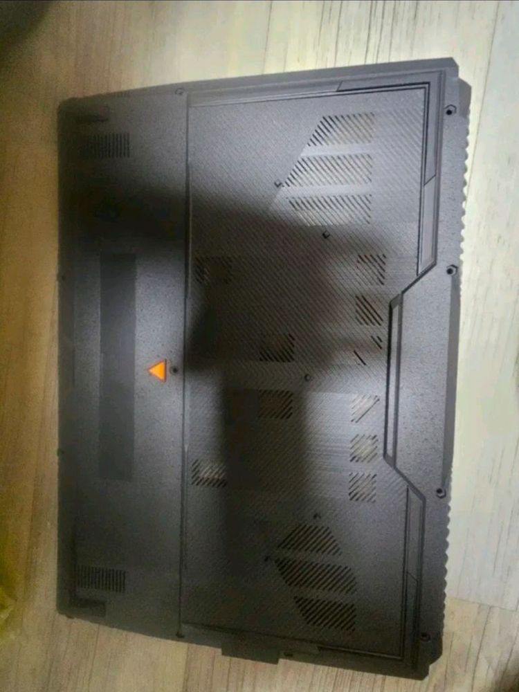 ASUS TUF Gaming F17 (FX707 시리즈) 팜레스트, 하판 이미지