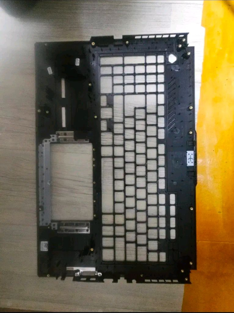 ASUS TUF Gaming A17 (FA707 시리즈) 팜레스트, 하판 이미지