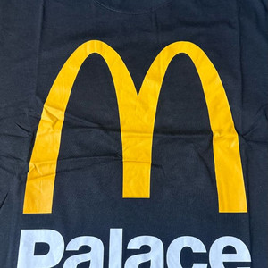 (L) 팔라스 x 맥도날드 로고 티셔츠 블랙