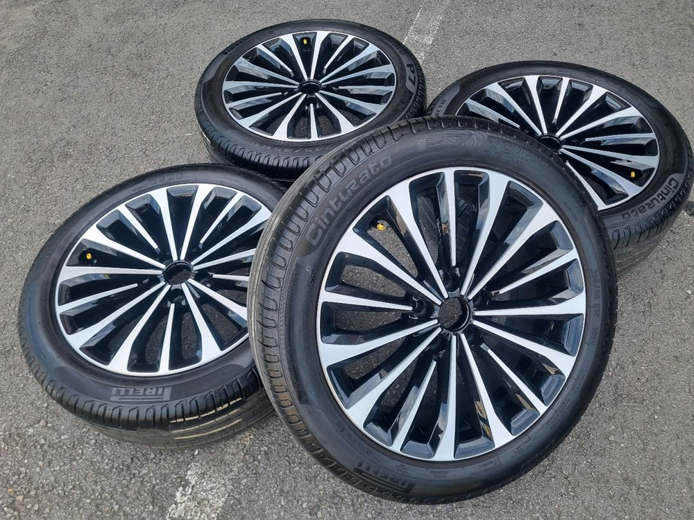 그랜저HG 18인치 2454518 휠타이어 팝니다--0