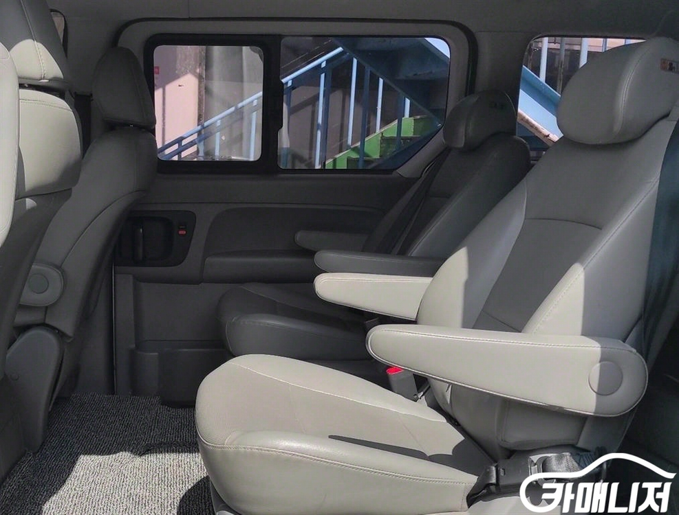 [현대]더 뉴 그랜드 스타렉스 2WD 어반 9인승 프리미엄 (9인승) #3월급매--5