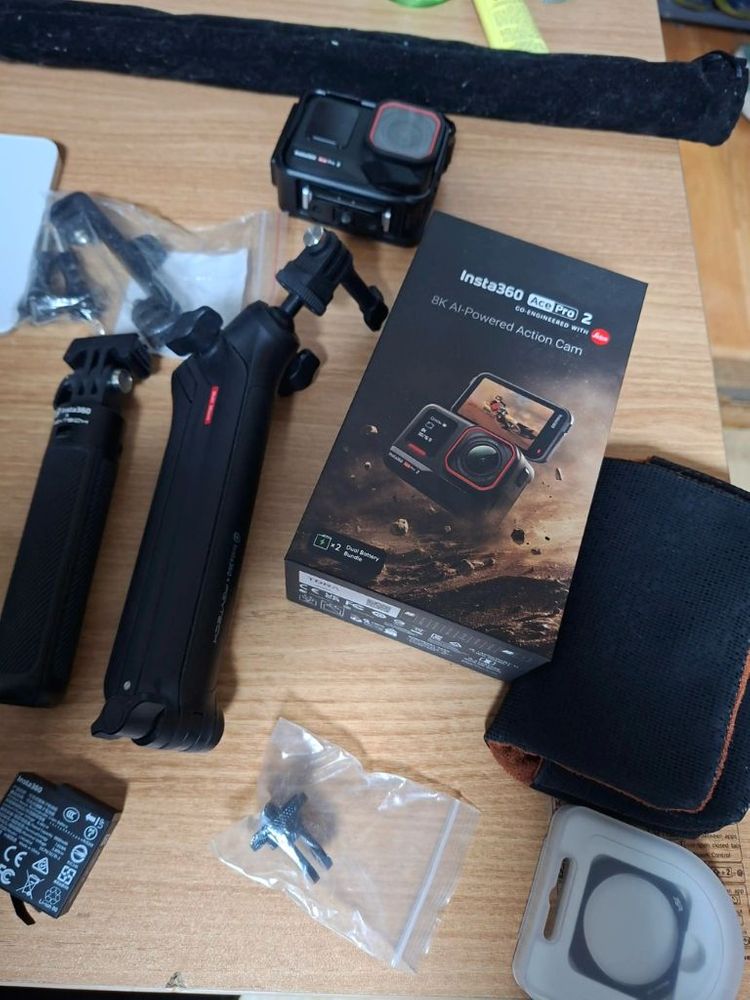 인스타360 에이스프로2 풀옵션--2