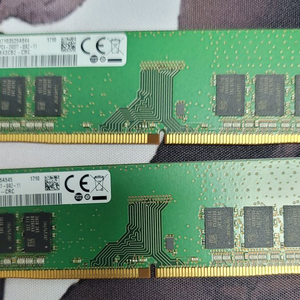 DDR4 8gb 2400t 2장 판매합니다.