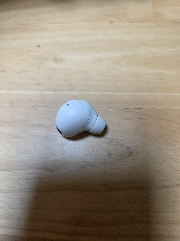 갤럭시 버즈2프로 화이트 왼쪽유닛 SM-R510 팝니다--1