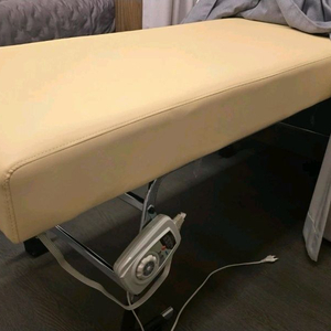 엠코니 마사지침대 관리실베드 온열침대 3개 있음 상태 매우매우 우수(송파구) 이미지