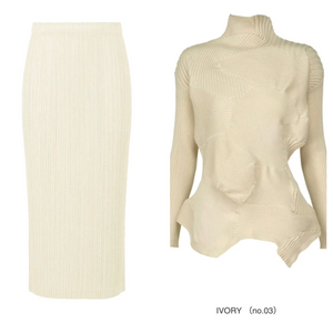 플리츠플리즈 오프 화이트 씨커 스커트 + 이세이미야케 코네코네 아이보리 탑