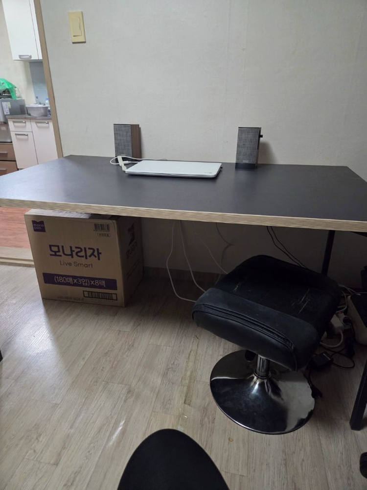 데스커 책상 1600x800 이미지