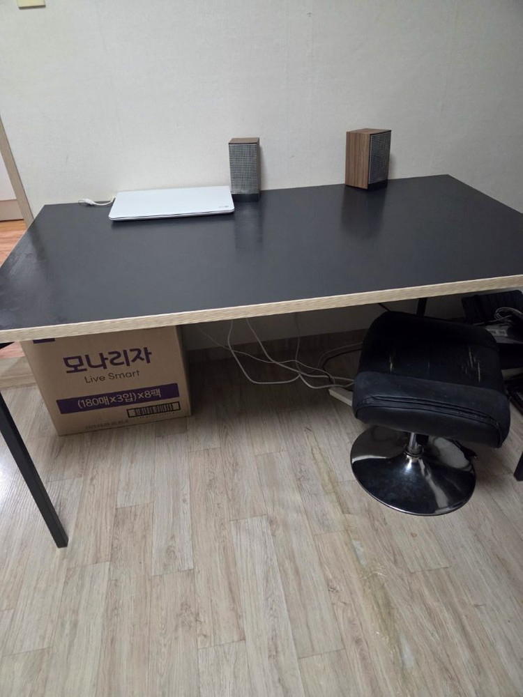 데스커 책상 1600x800 이미지