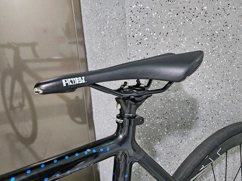 엔진11 블루스킨 2025 팔아요. 브레이크있습니다.(판매만) 이미지