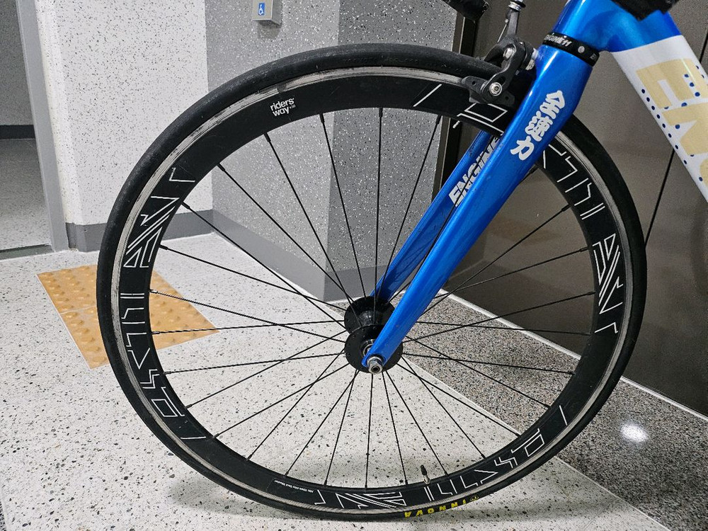 엔진11 블루스킨 2025 팔아요. 브레이크있습니다.(판매만) 이미지