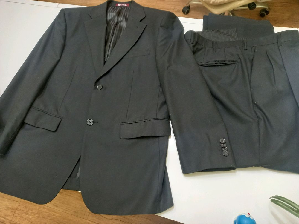 가르시아. 정장한벌. 택포 4만원에. 판매--0
