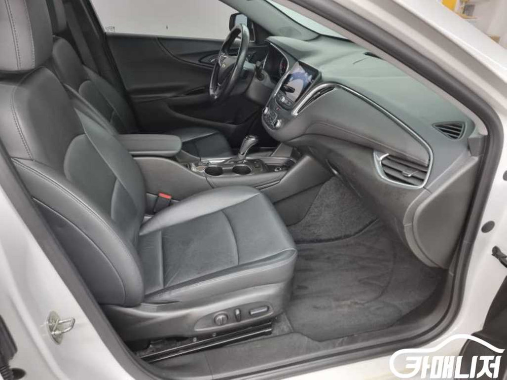 [쉐보레]더뉴말리부 가솔린 1.3 E-터보 LT 디럭스 #3월급매--7