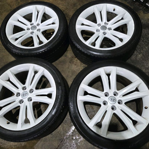 제네시스쿠페 19인치 휠타이어