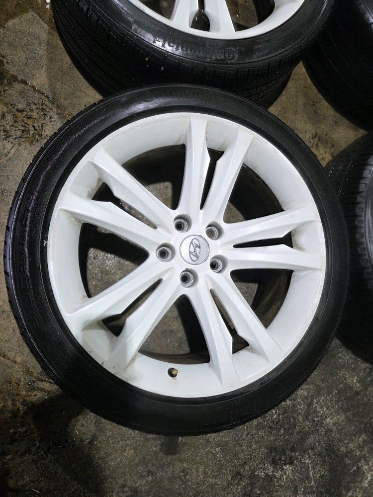 제네시스쿠페 19인치 휠타이어 이미지