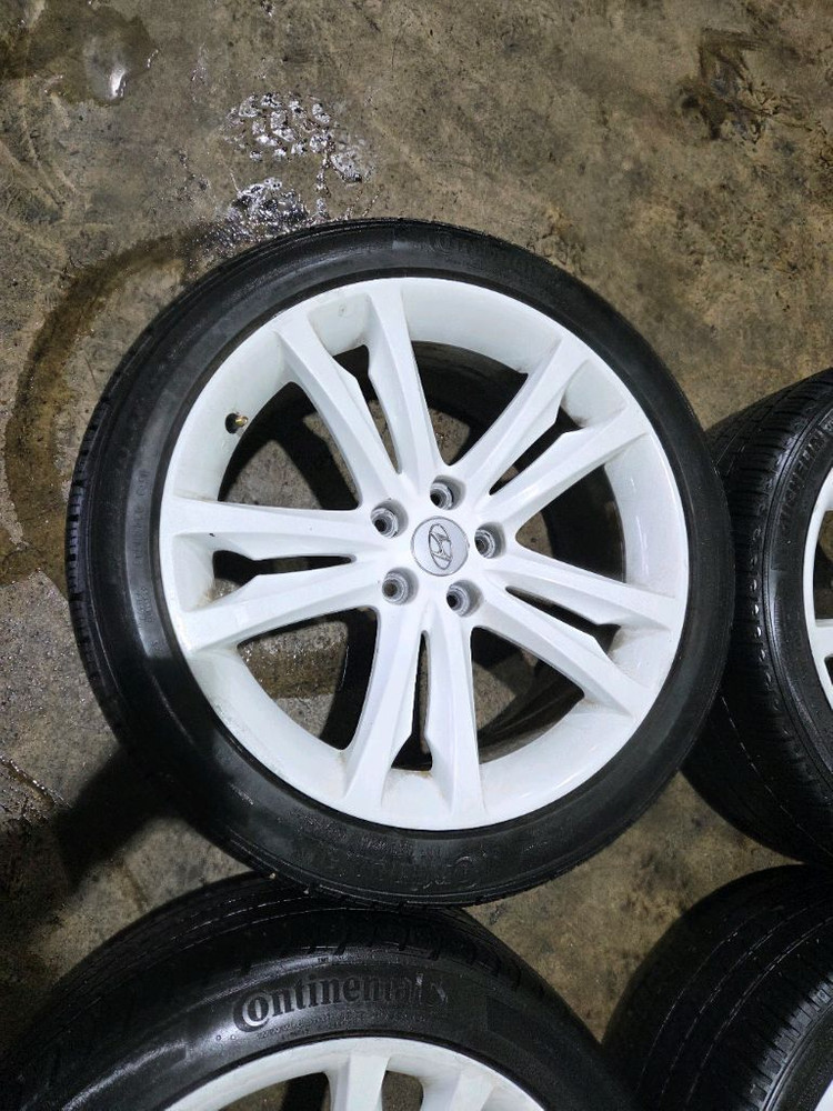 제네시스쿠페 19인치 휠타이어 이미지