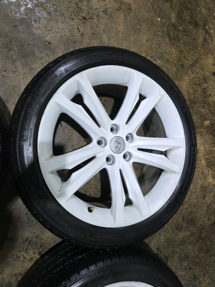 제네시스쿠페 19인치 휠타이어 이미지