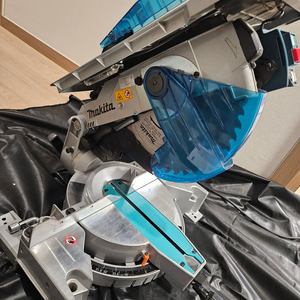 마끼다 각도절단기 테이블쏘 LH1201FL