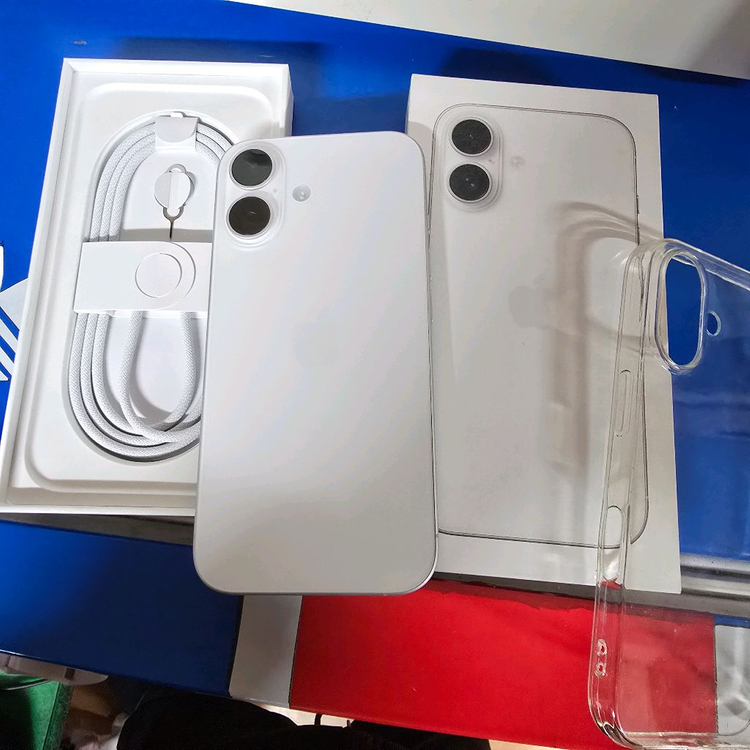 아이폰16 화이트 128기가 신품급(충전싸이클12회)--0