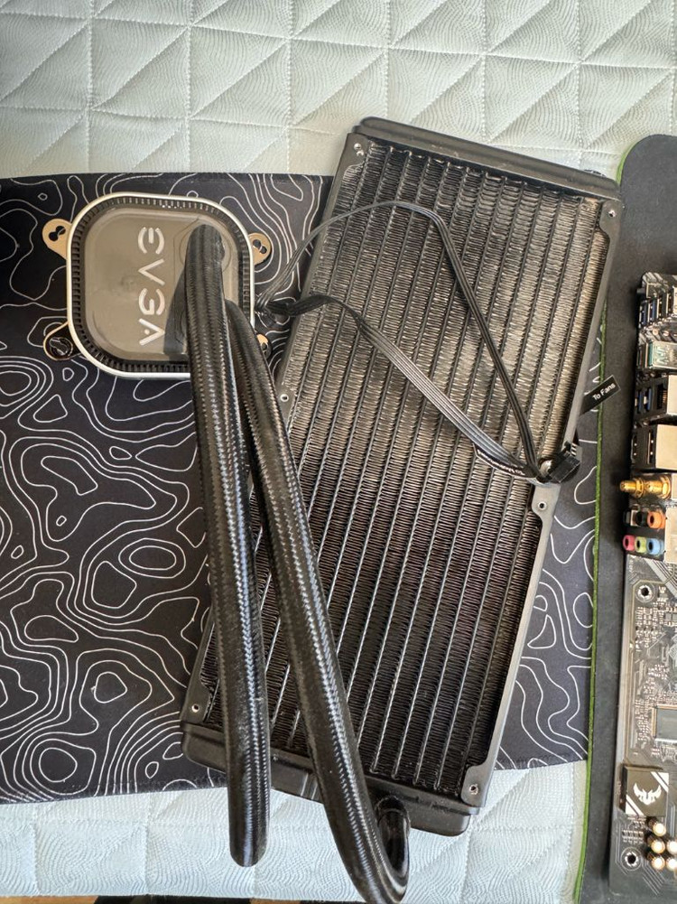 AMD 라이젠5 5600X CPU , b550메인보드 + 수냉 쿨러--1