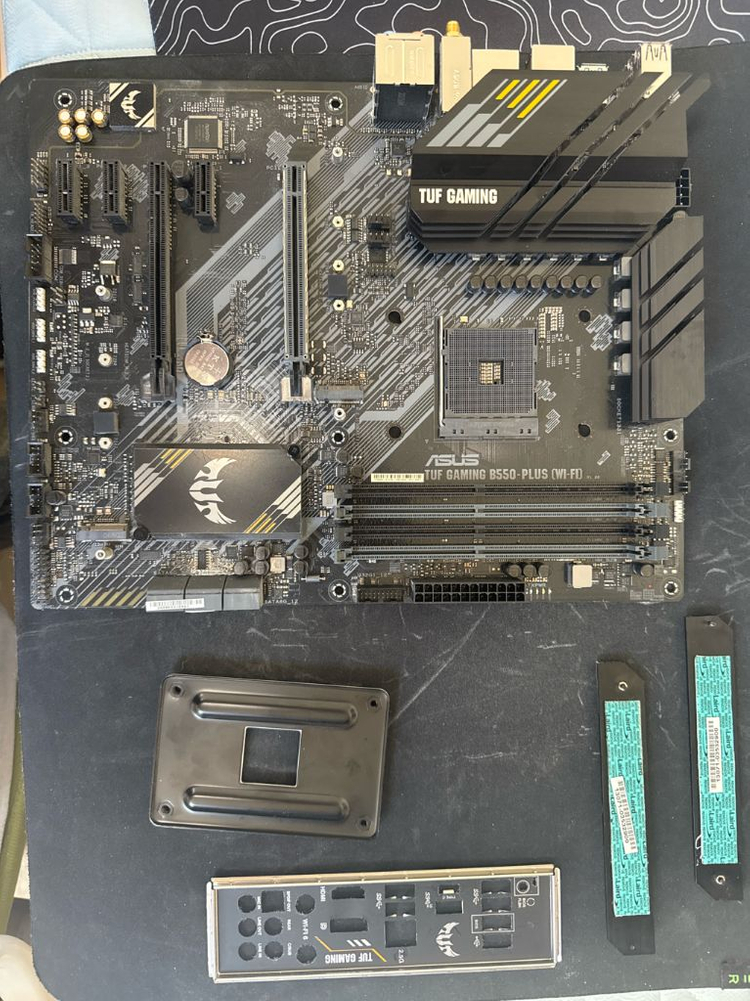 AMD 라이젠5 5600X CPU , b550메인보드 + 수냉 쿨러--2