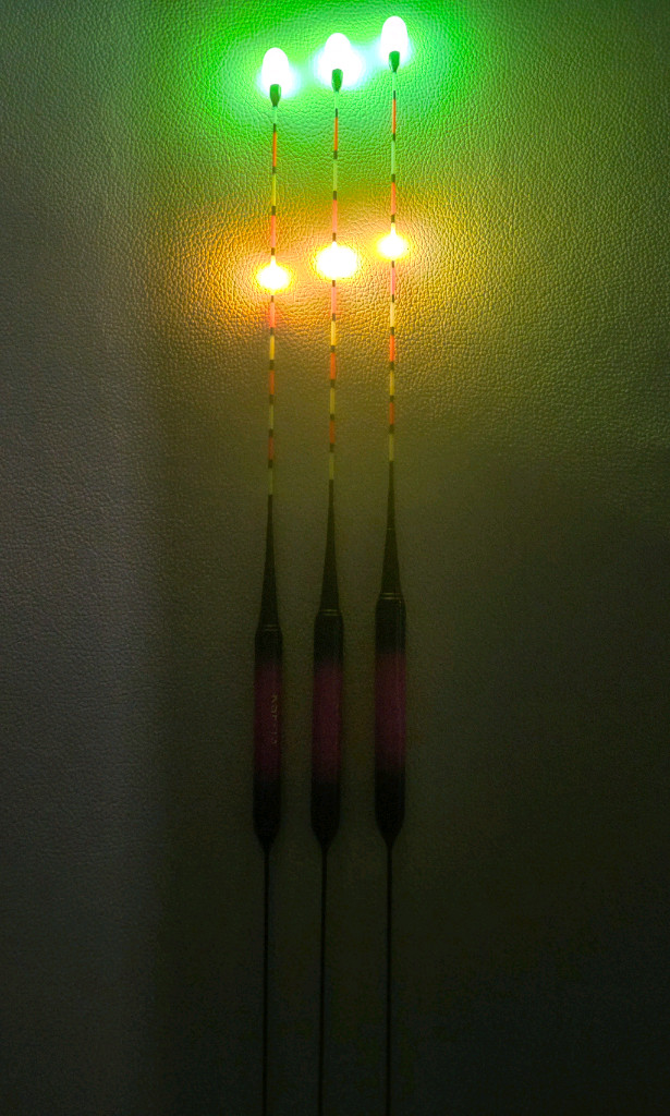 스마트전자찌 왕방울형광2점등 판매합니다.부력4.9~5.1g전후.7개가격7개--0