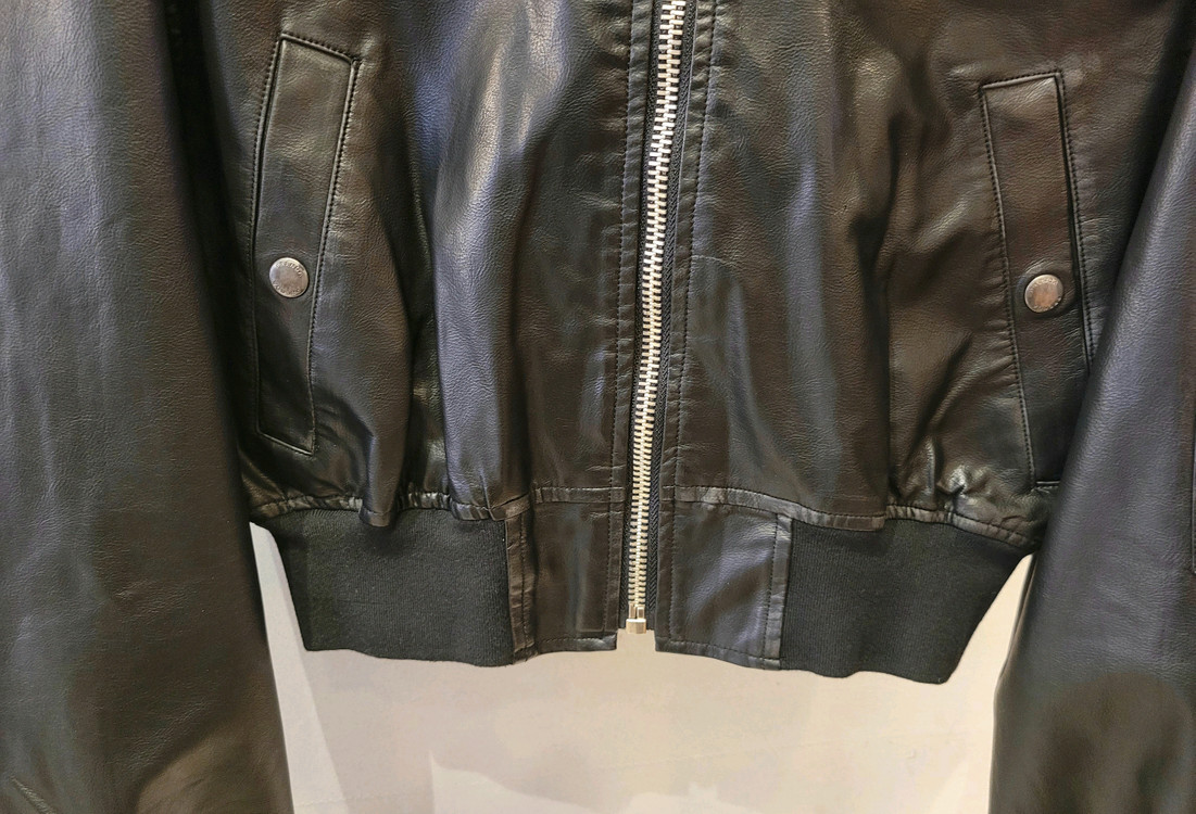 여성)블랙 레더 크롭 봄버 자켓(새상품 S)--2