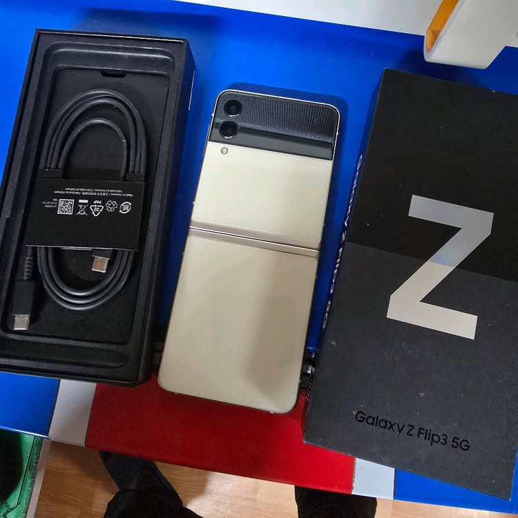 플립3 크림 256기가 S급(센터리퍼후 1개월사용)--0