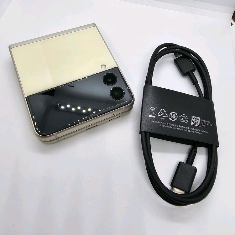 플립3 크림 256기가 S급(센터리퍼후 1개월사용)--5