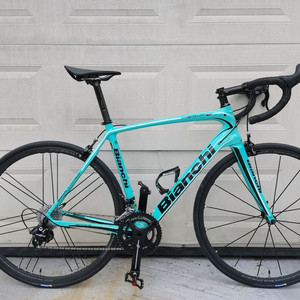 상태최상 18년 비앙키 인피니토cv 포텐자 카본로드자전거 55사이즈 팔아요. 이미지