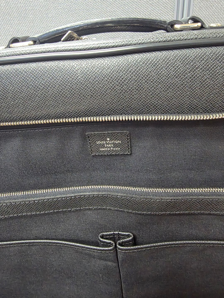 루이비통 블랙 비즈니스 캐리어 이미지