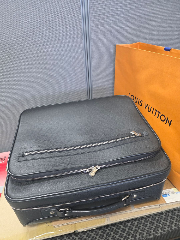 루이비통 블랙 비즈니스 캐리어 이미지