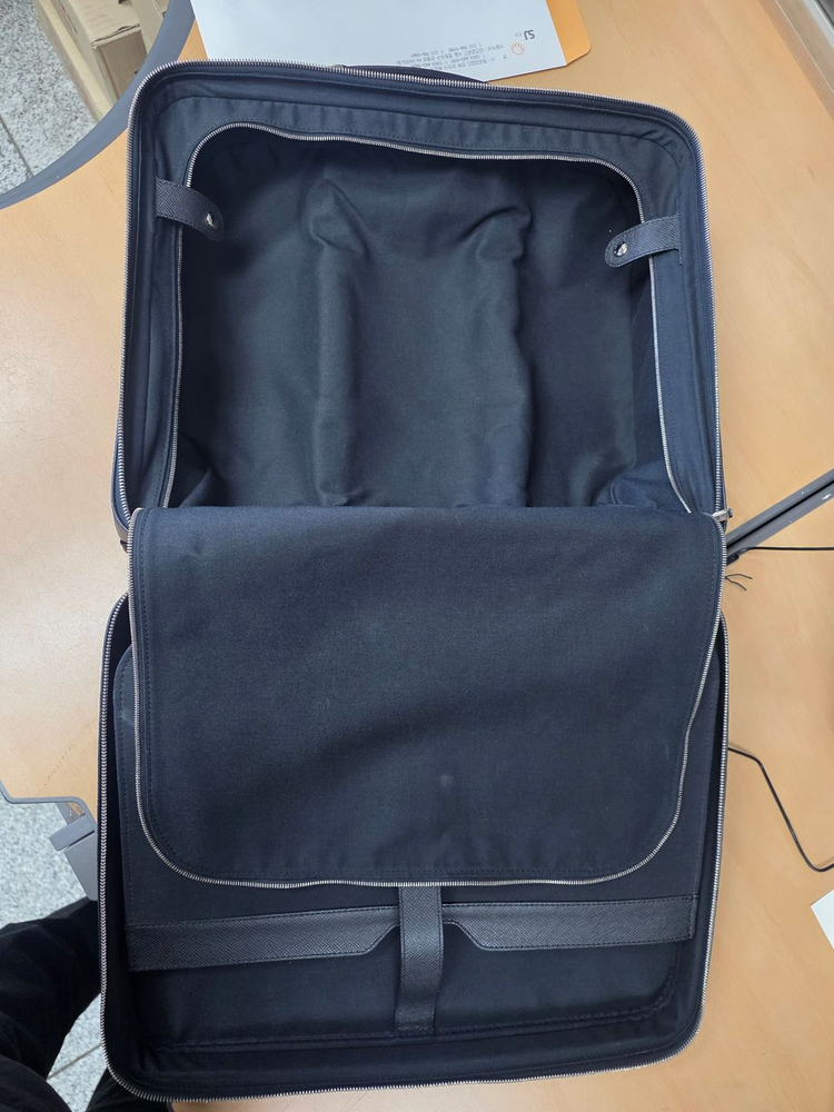 루이비통 블랙 비즈니스 캐리어 이미지