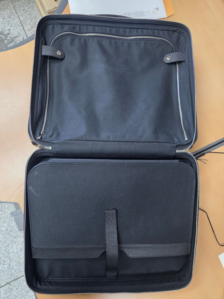 루이비통 블랙 비즈니스 캐리어 이미지