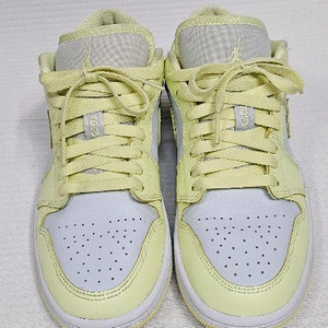 나이키 우먼스 조던1 로우 245사이즈