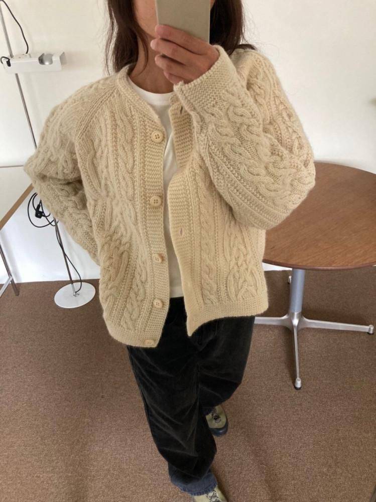 로맨티사이즈 셔틀랜드 케이블 가디건 꽈배기니트 울 그랜마 할미룩 오버핏--1