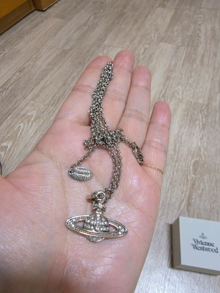 비비안 웨스트우드 미니 바스 목걸이 (급처분가)--2