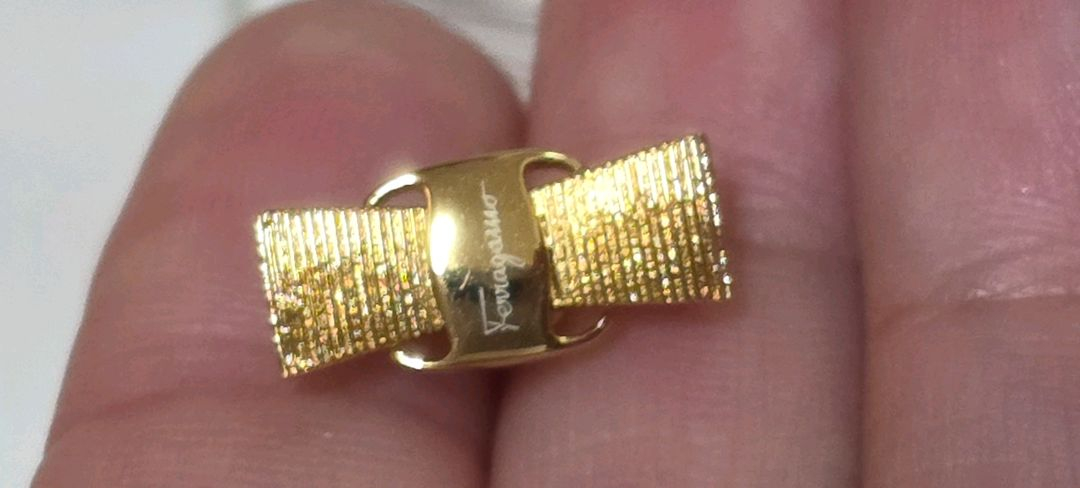 정품 페레가모 바라 보우 귀걸이--2