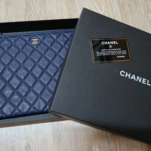 샤넬 로고 캐비어 미듐 클러치 (컨디션굿)가격내림