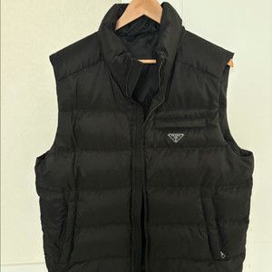 프라다 패딩조끼 블랙 54