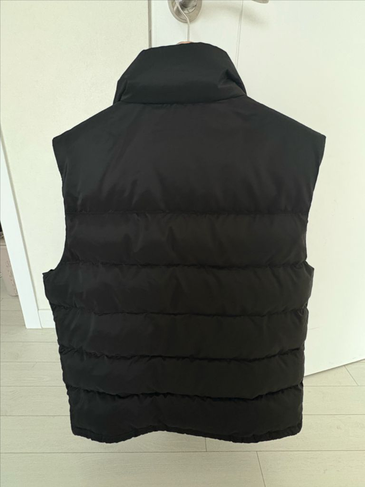 프라다 패딩조끼 블랙 54--2